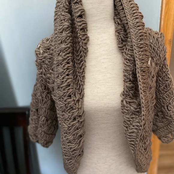 A Versatile Shrug - Picture 5 of 6